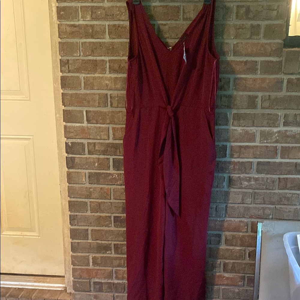 Elegant Burgundy Sleeveless Jumper